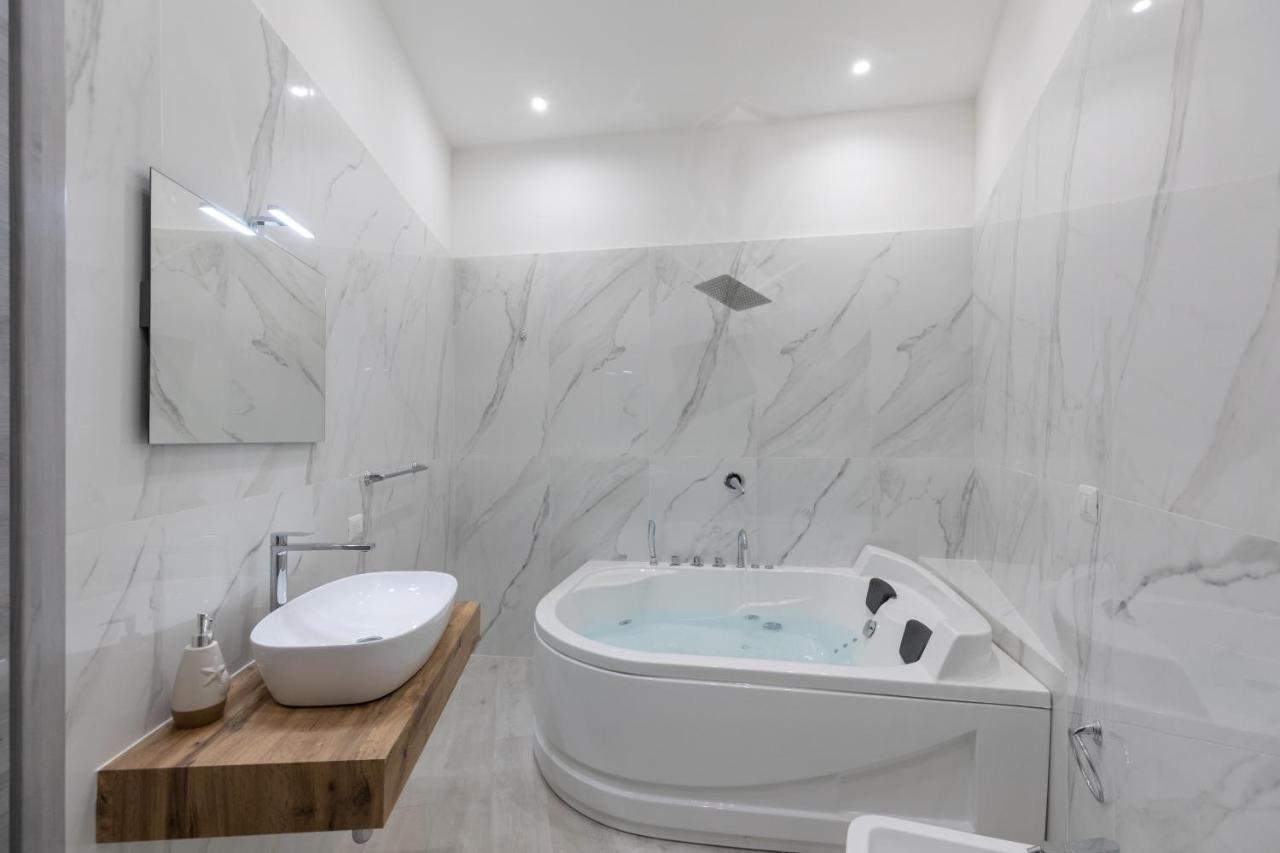 My Brilliant With Jacuzzi 2 Steps From St Toledo Maison d'hôtes *